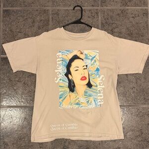 Selena Graphic T-Shirt in Beige